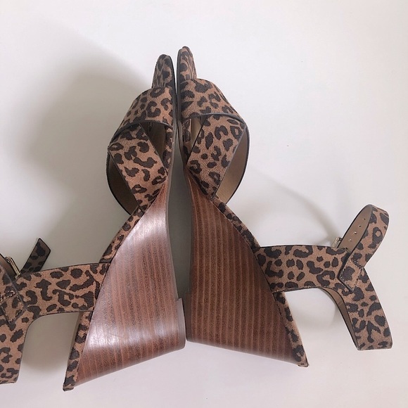 NWT 14th &Union Leopard Faux Suede Shoe - Picture 6 of 7